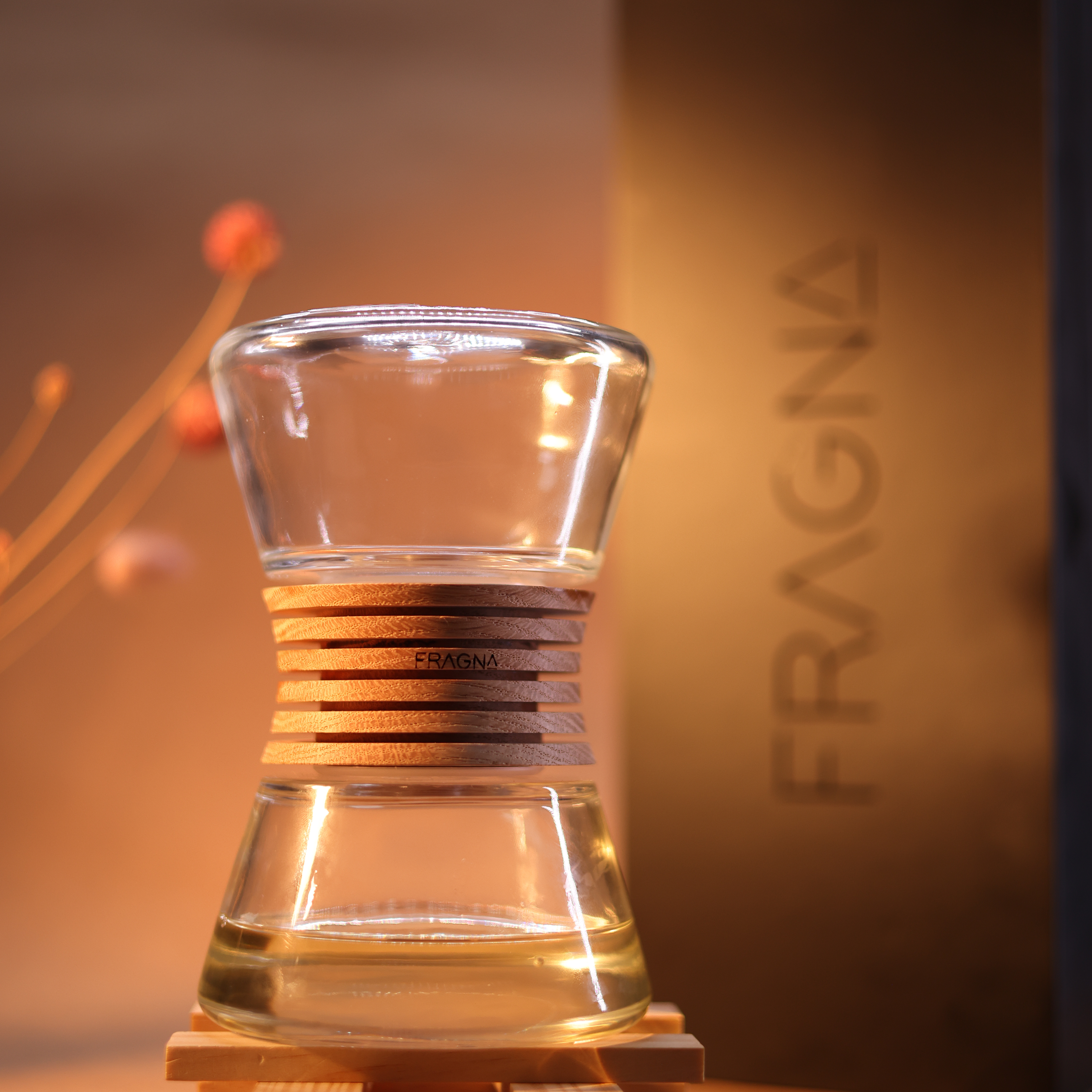 By-Gravity Hourglass Diffuser (including 200ml of fragrance oil)