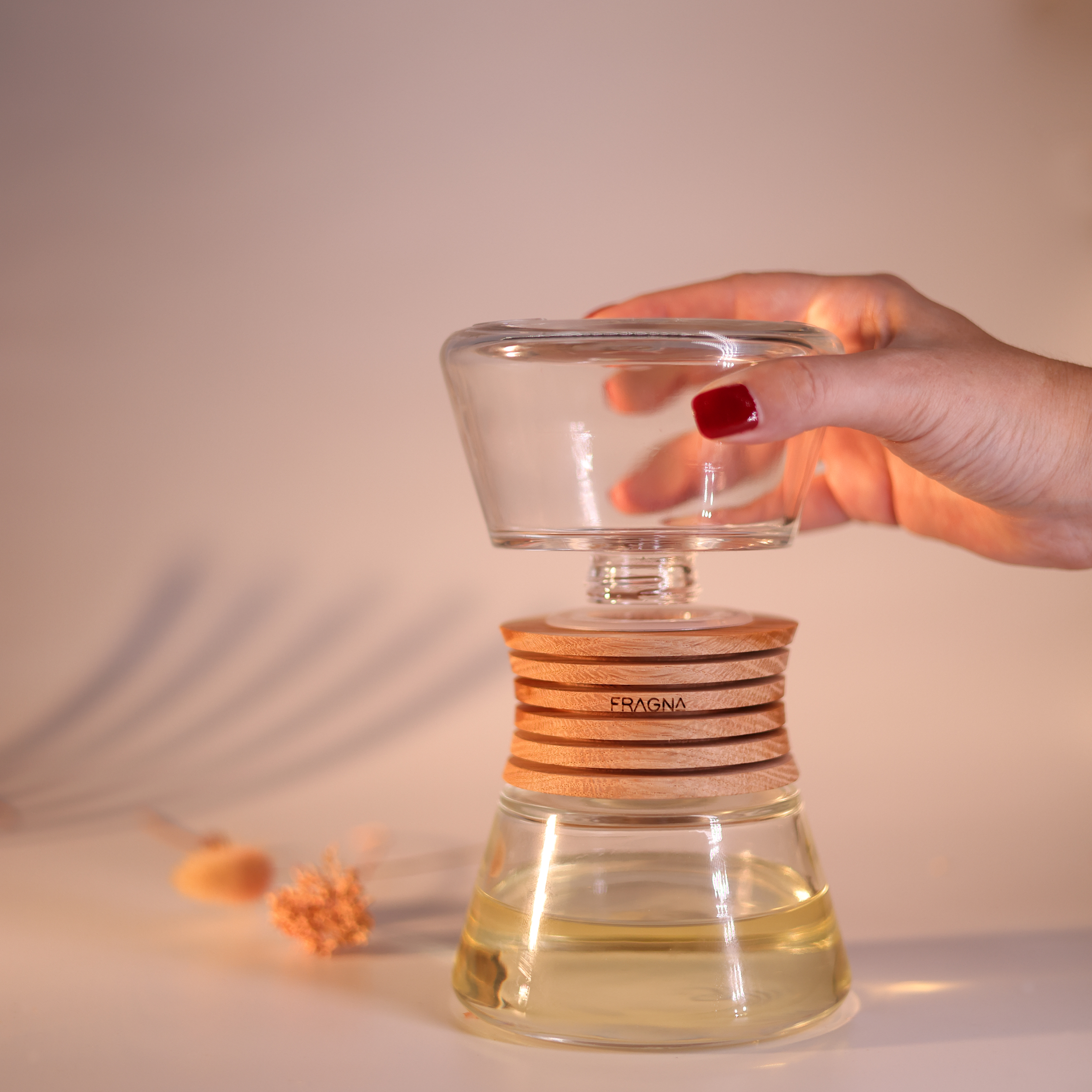 By-Gravity Hourglass Diffuser (including 200ml of fragrance oil)